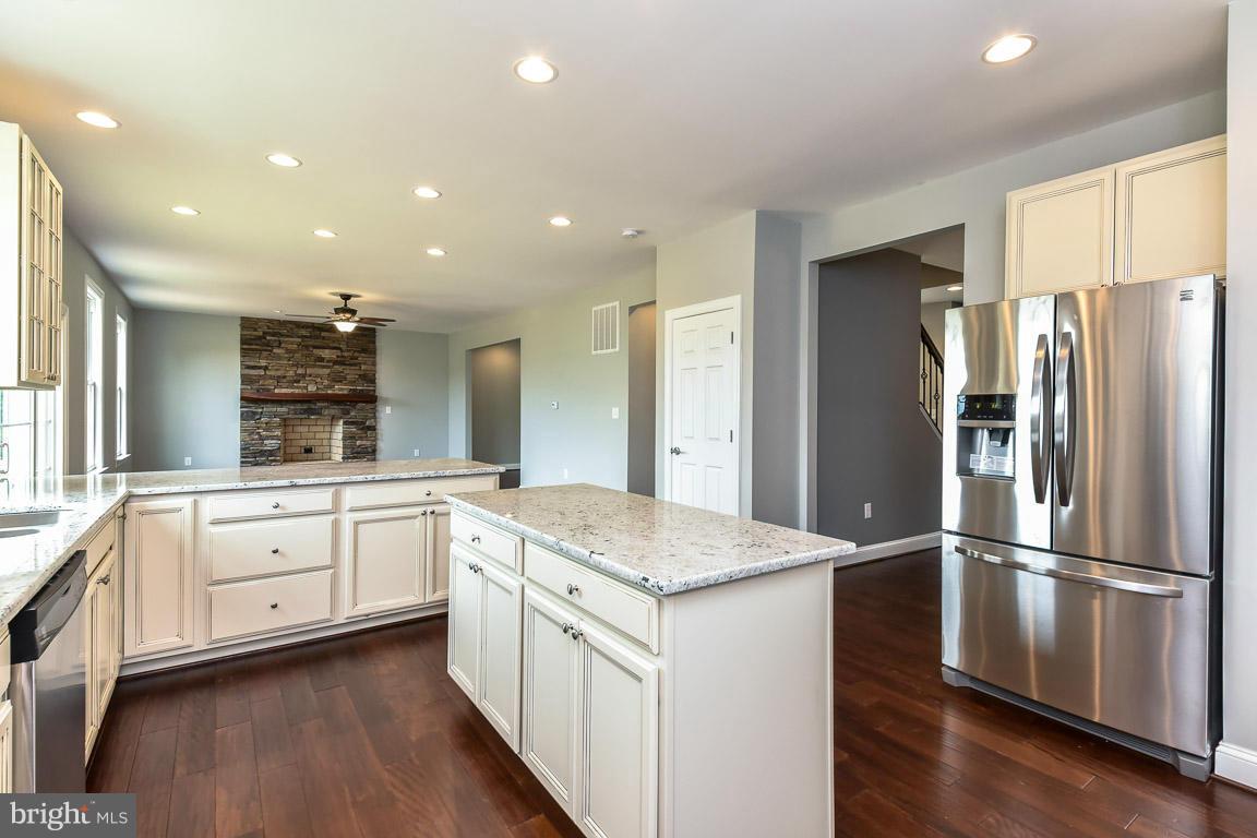 12313 Elk Run Road Midland, VA 22728 - Photo 4 of 27 Kitchen