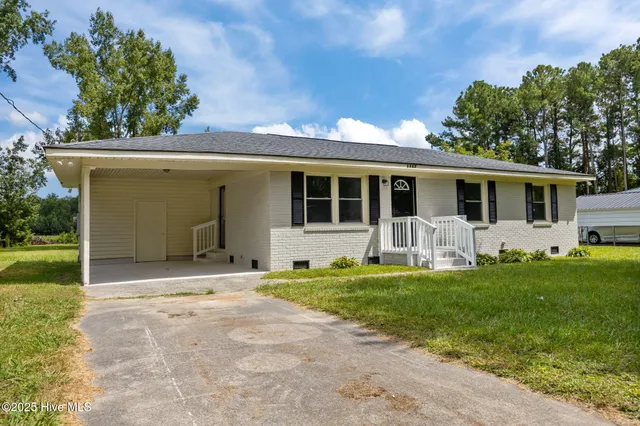 $220,000 | 1117 South Grimesland Bridge Road, Grimesland, NC 27837