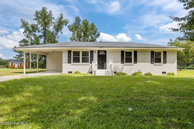 $220,000 | 1117 South Grimesland Bridge Road, Grimesland, NC 27837