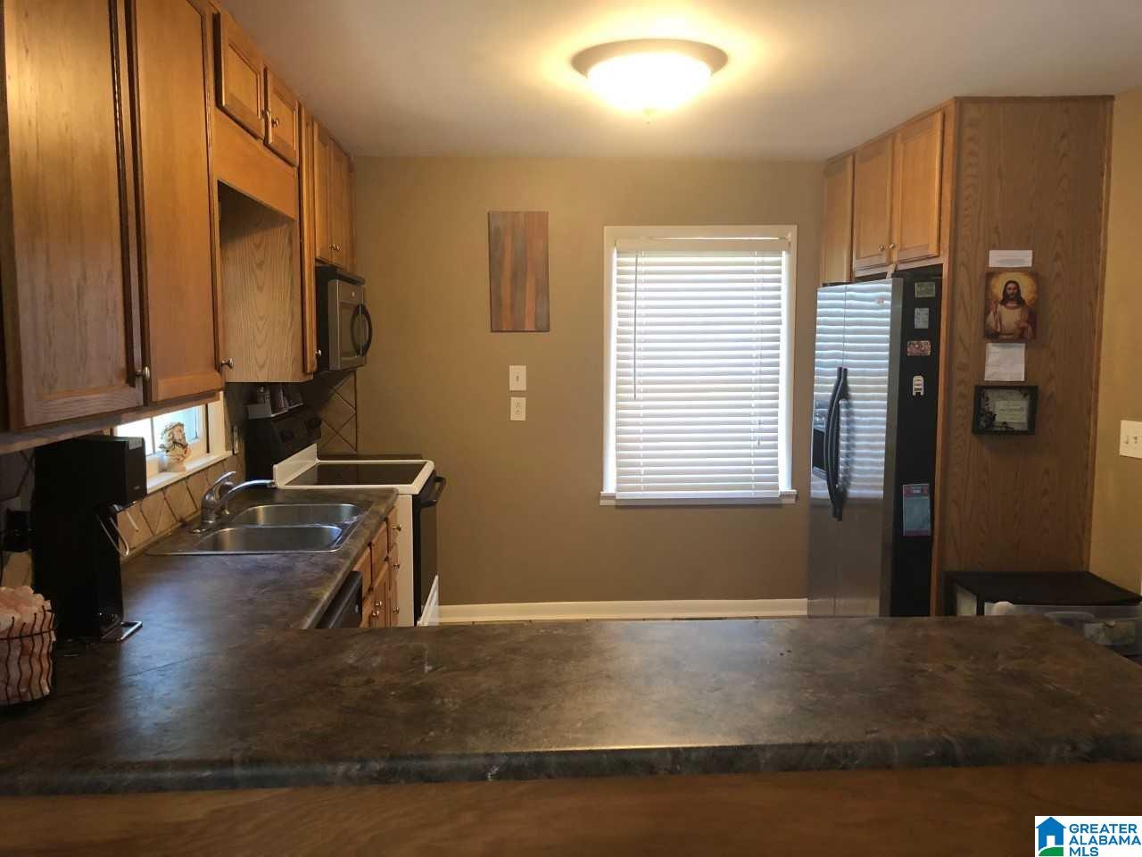 948 Martinwood Road Birmingham, AL 35235 - Photo 3 of 18