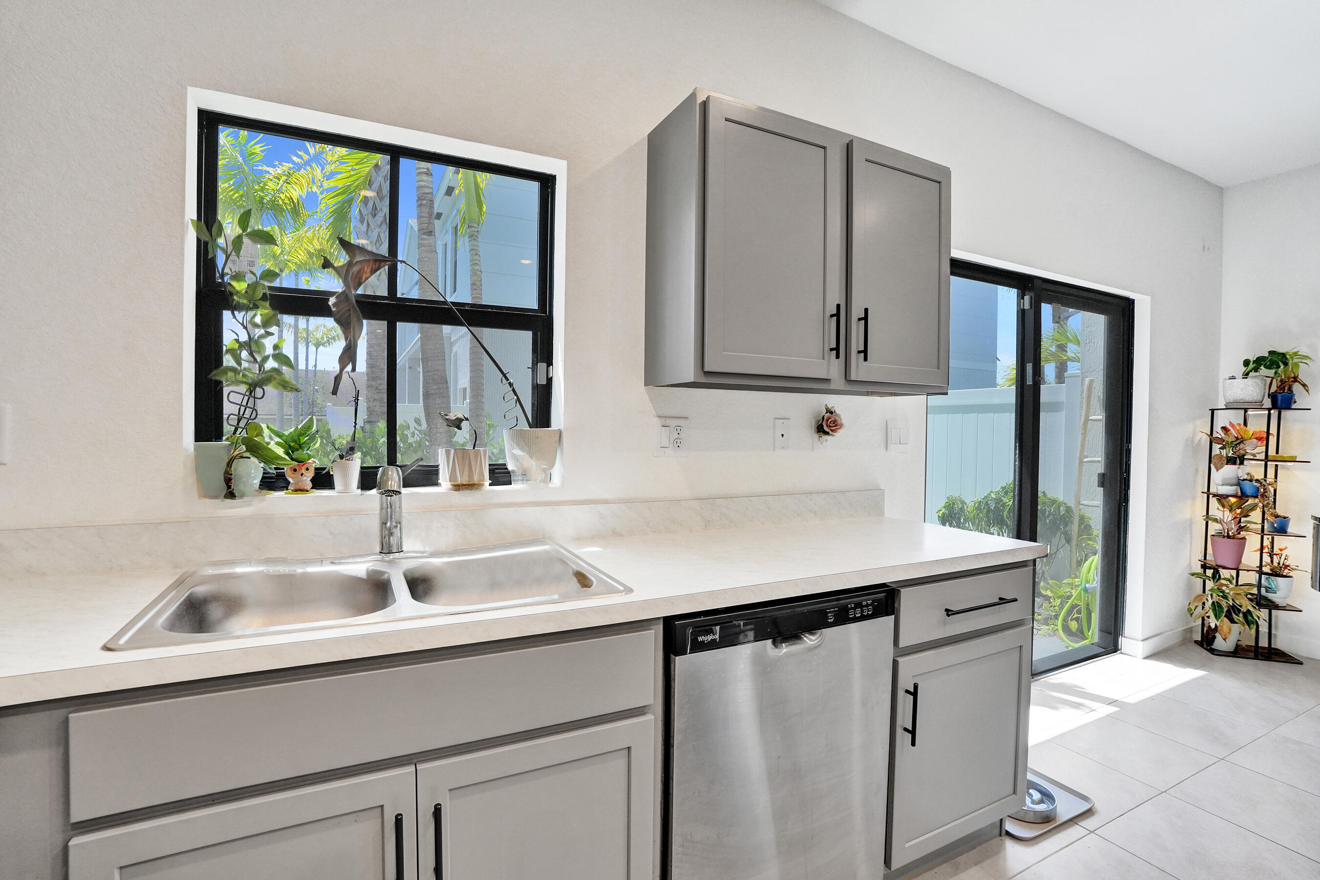 975 Northwest 3rd Street Pompano Beach, FL 33060 - Photo 12 of 36 DSC05260