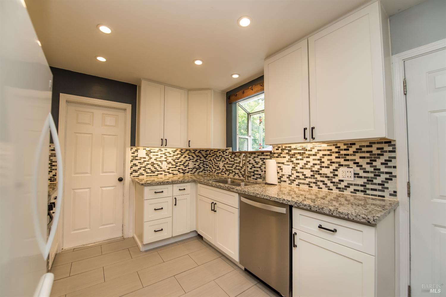 1010 Morgan Street Santa Rosa, CA 95401 - Photo 13 of 16 Kitchen