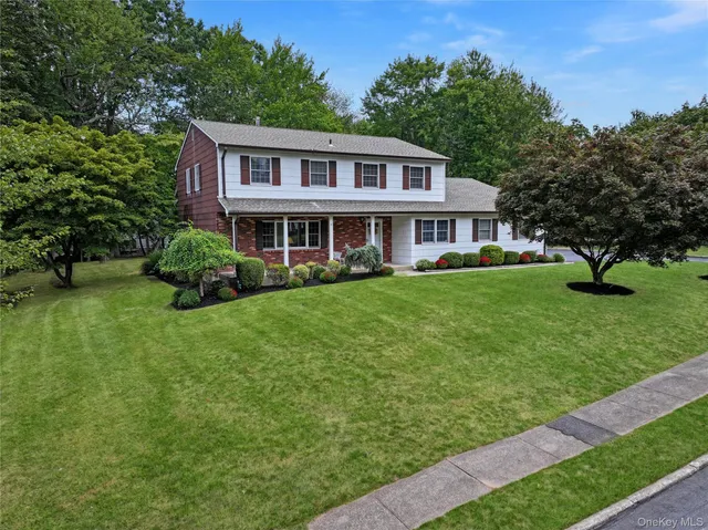 $920,000 | 28 Cardinal Court, West Nyack, NY 10994