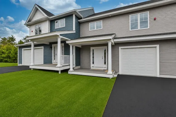$484,900 | 71 Crestview Way, Raymond, NH 03077