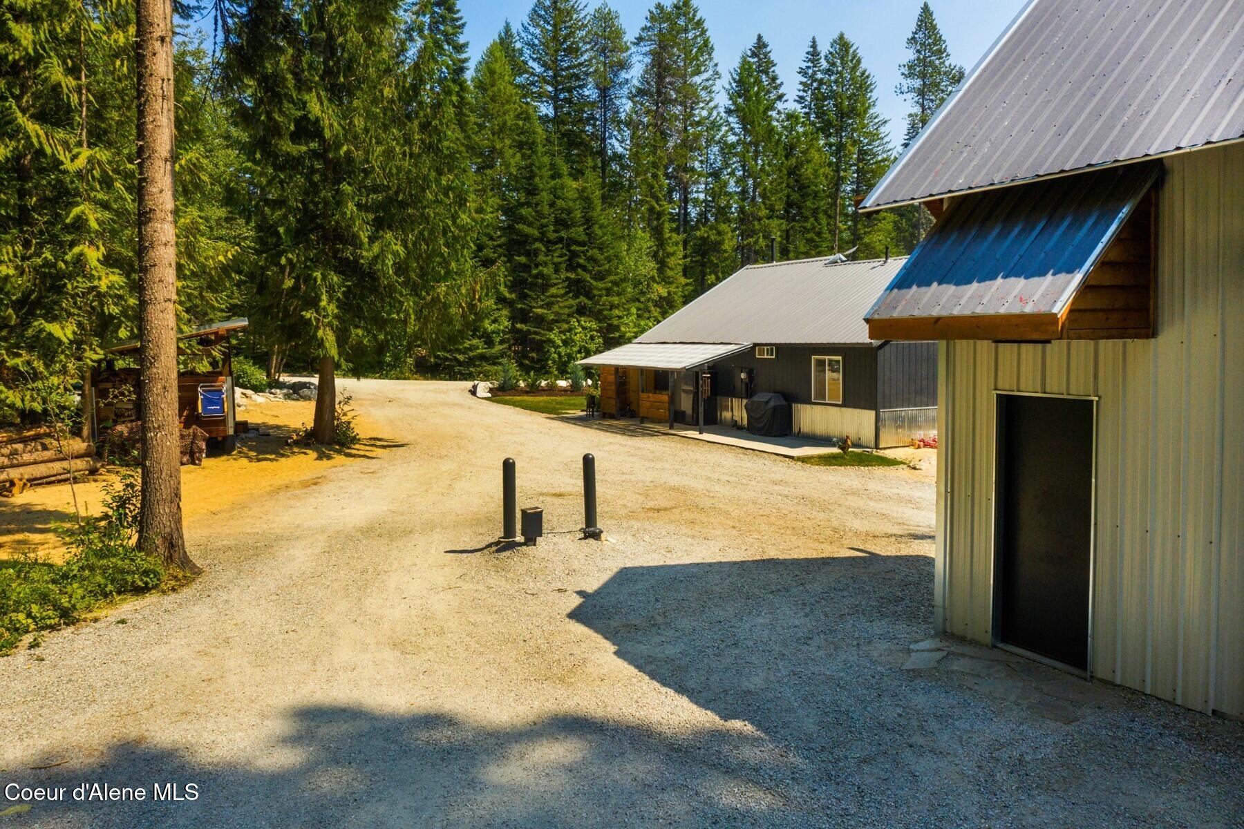 1042 North Wrenco Road Sandpoint, ID 83864 - Photo 29 of 41 Shop Exterior