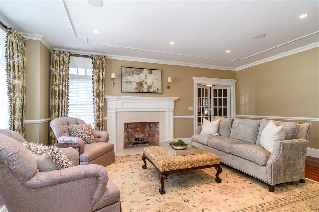 138 Lowell Road Wellesley, MA 02481 - Photo 8 of 25 Gallery Image 8