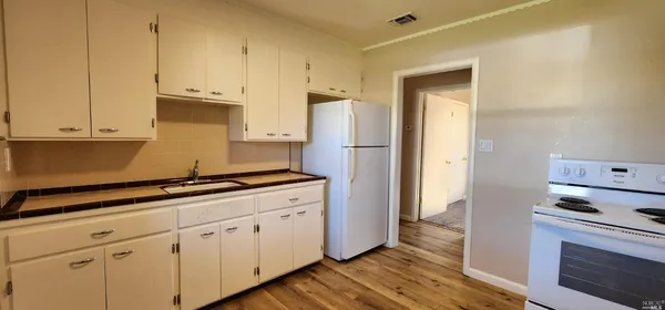 $2,000 | 401 Albacete Drive, Vacaville, CA 95688