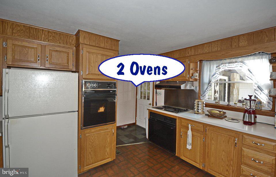 10 Oak Hills Drive Hanover, PA 17331 - Photo 3 of 32