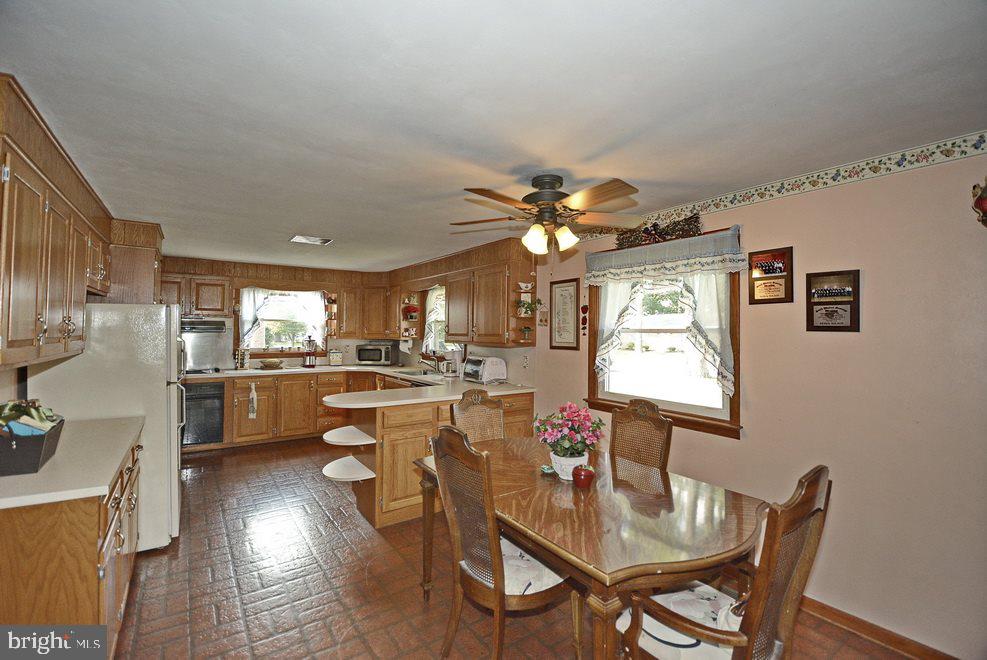 10 Oak Hills Drive Hanover, PA 17331 - Photo 5 of 32