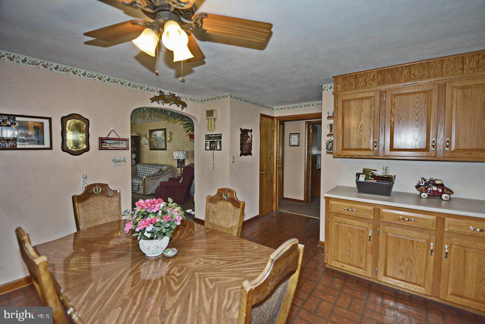 10 Oak Hills Drive Hanover, PA 17331 - Photo 7 of 32