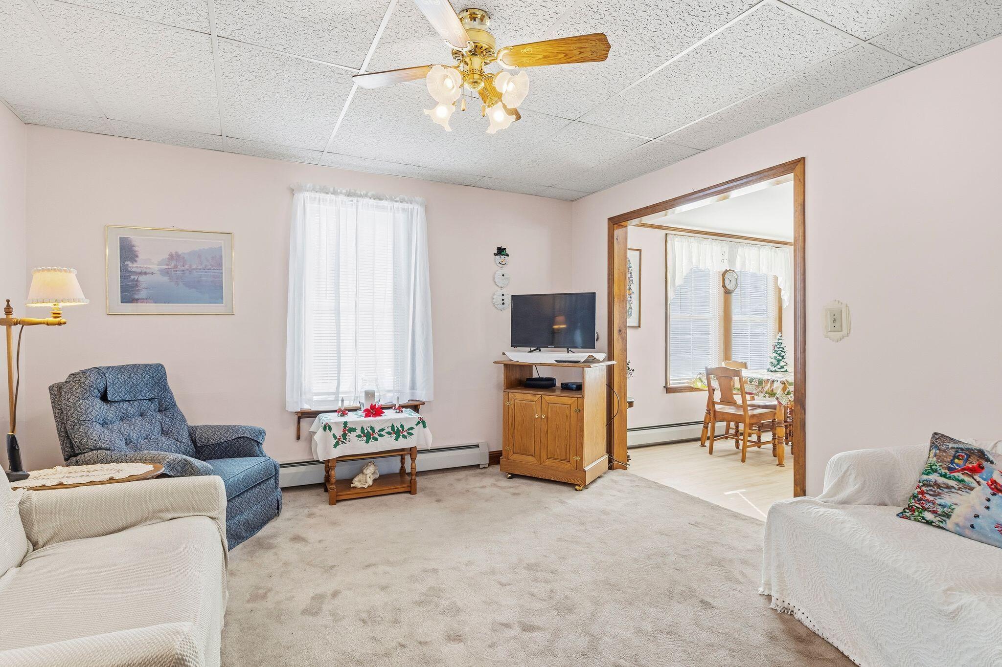 33 Maple Street Limerick, ME 04048 - Photo 14 of 38 Living room
