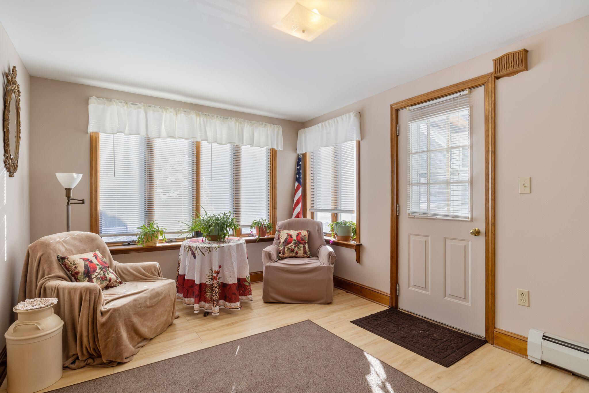 33 Maple Street Limerick, ME 04048 - Photo 4 of 38 Entry from driveway