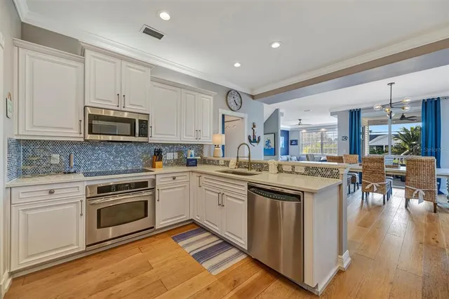 $2,774,999 | 303 58th Street, Holmes Beach, FL 34217