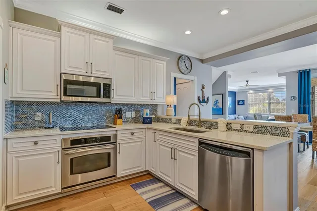 $2,774,999 | 303 58th Street, Holmes Beach, FL 34217