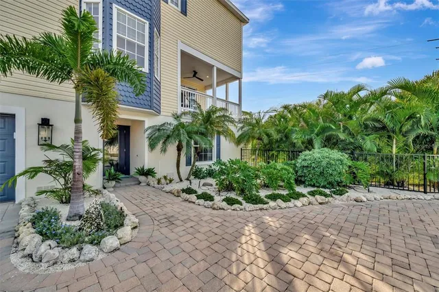 $2,774,999 | 303 58th Street, Holmes Beach, FL 34217