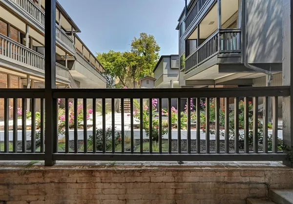 $1,550 | 3301 Red River Street, Unit 312, Austin, TX 78705