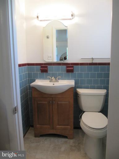 202 East Ridgely Road Lutherville-Timonium, MD 21093 - Photo 2 of 15 Bath (Master)