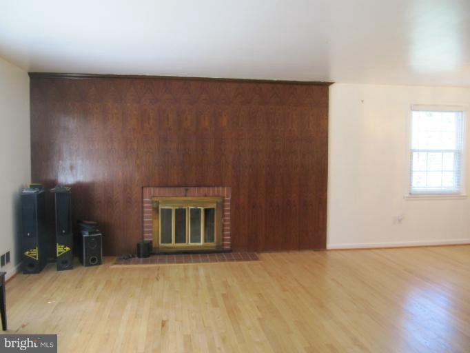 202 East Ridgely Road Lutherville-Timonium, MD 21093 - Photo 15 of 15 Living Room