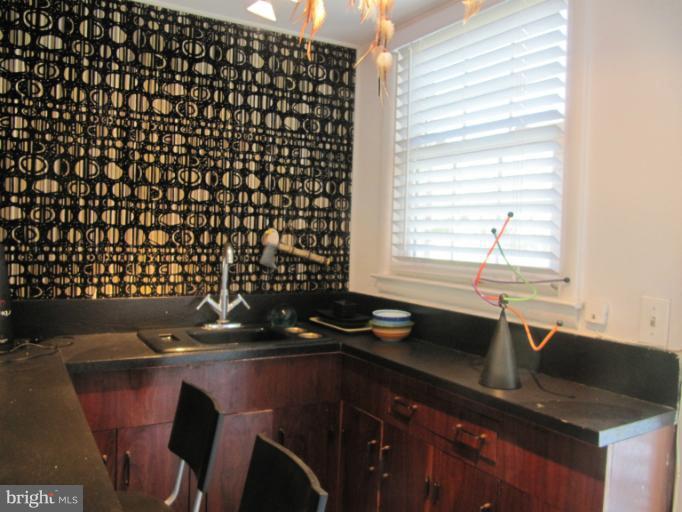 202 East Ridgely Road Lutherville-Timonium, MD 21093 - Photo 3 of 15 wet bar