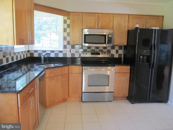 202 East Ridgely Road Lutherville-Timonium, MD 21093 - Photo 5 of 15 Kitchen