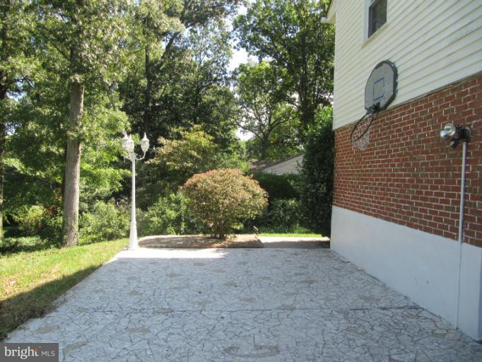 202 East Ridgely Road Lutherville-Timonium, MD 21093 - Photo 6 of 15 Exterior (Rear)