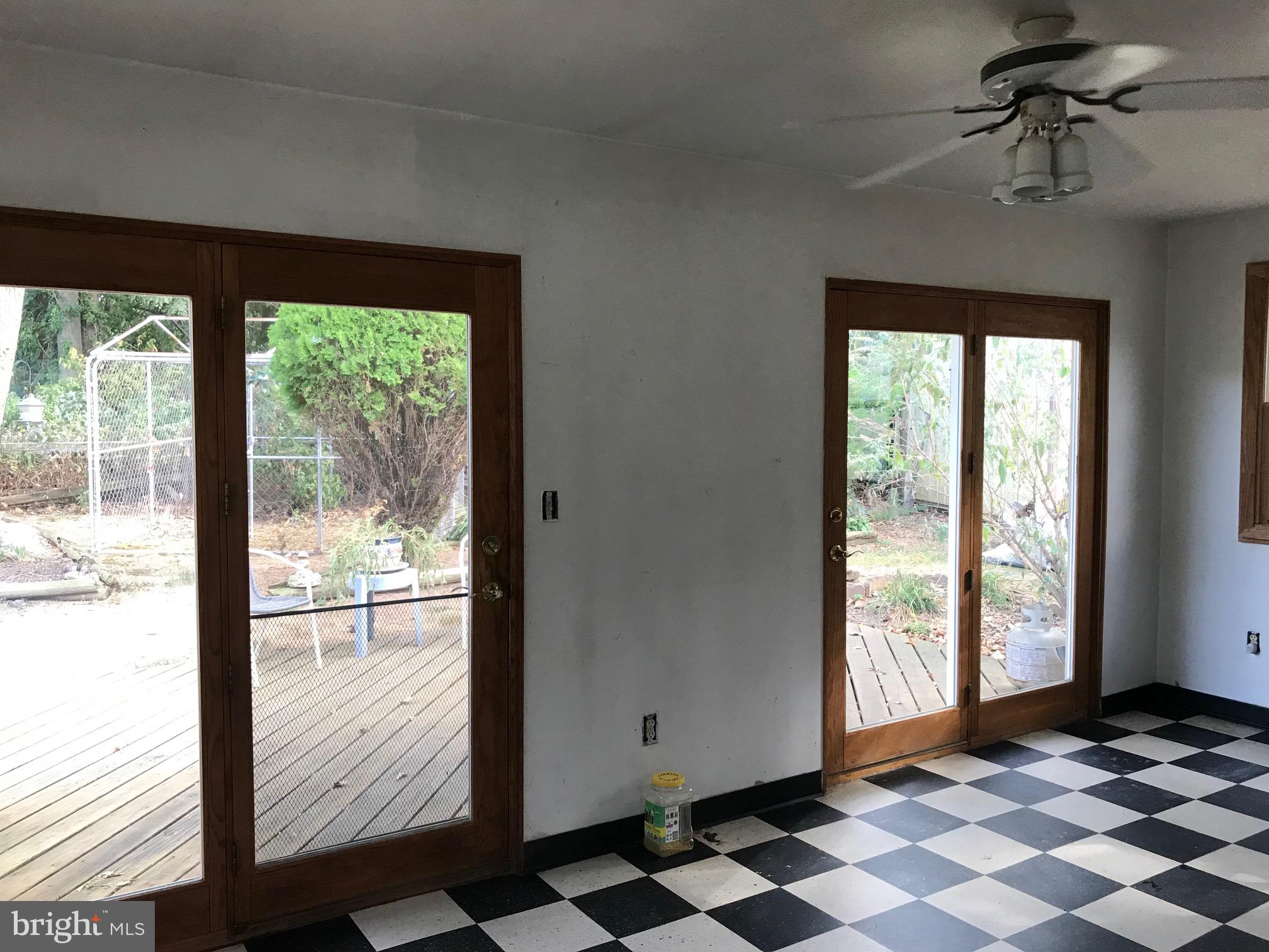 11 Crestview Garth Baltimore, MD 21237 - Photo 20 of 22 Sun Room off Dining