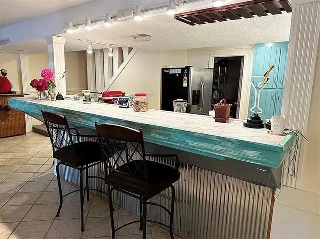 $1,265,000 | 328N Winnebago Drive, Lake Winnebago, MO 64034