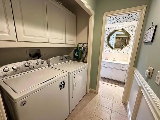 $1,265,000 | 328N Winnebago Drive, Lake Winnebago, MO 64034