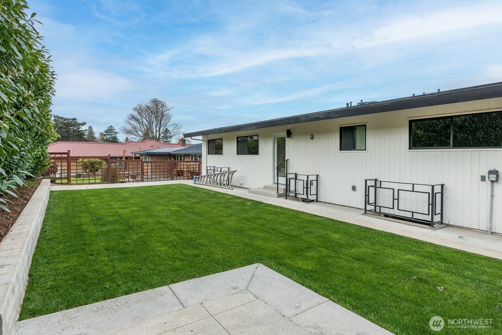 2425 Northwest Blue Ridge Drive Seattle, WA 98177 - Photo 23 of 27