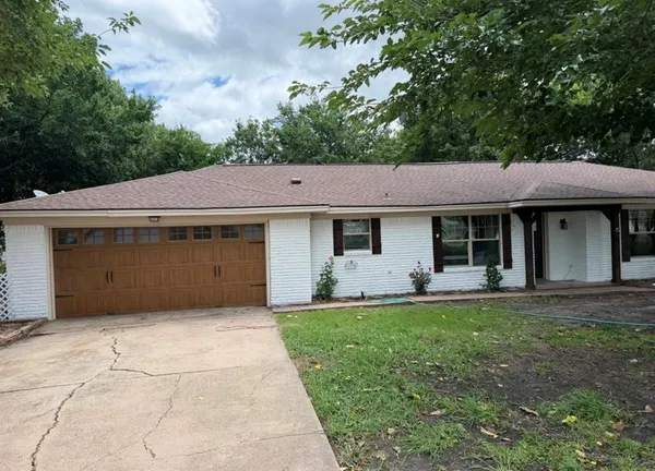 $2,300 | 606 Laurence Drive, Heath, TX 75032