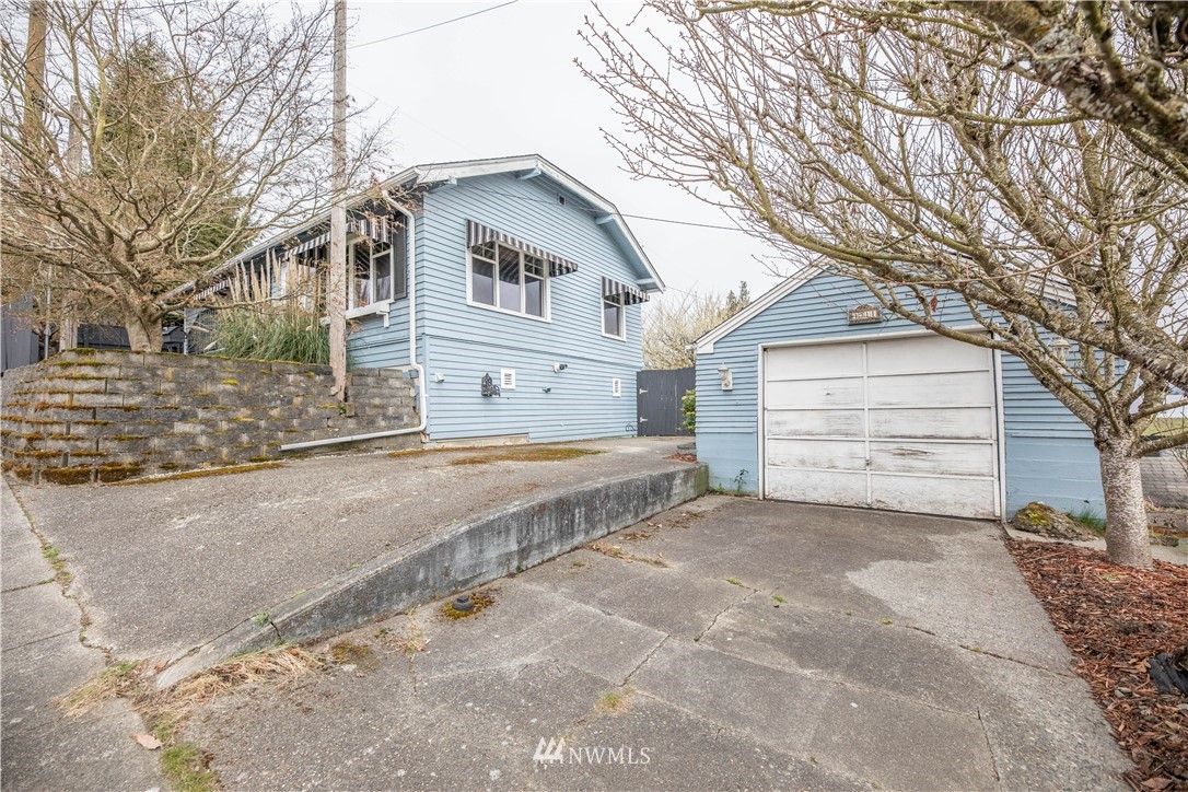 1311 39th Street Everett, WA 98201 - Photo 4 of 40