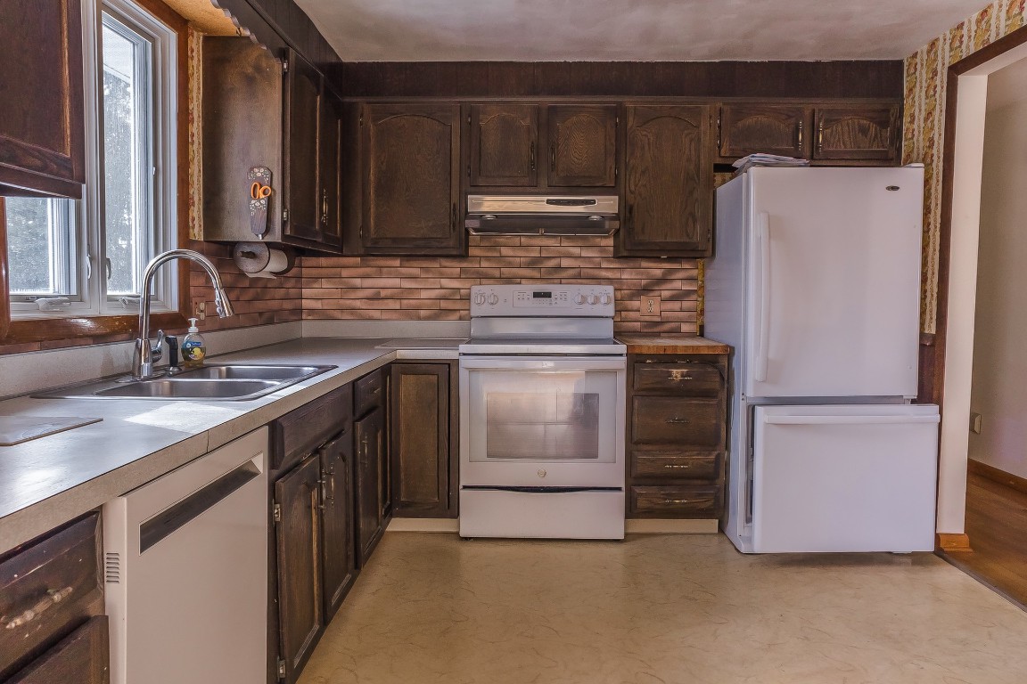 271 Treadwell Road Binghamton, NY 13905 - Photo 8 of 23