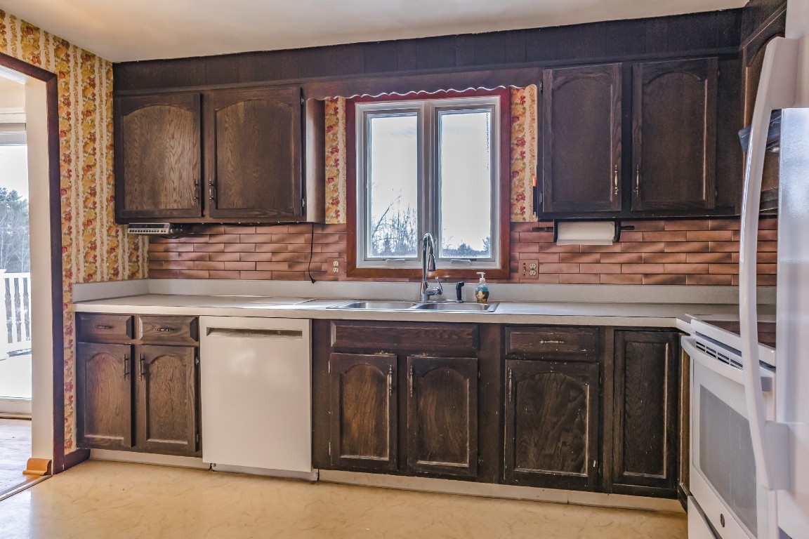 271 Treadwell Road Binghamton, NY 13905 - Photo 9 of 23