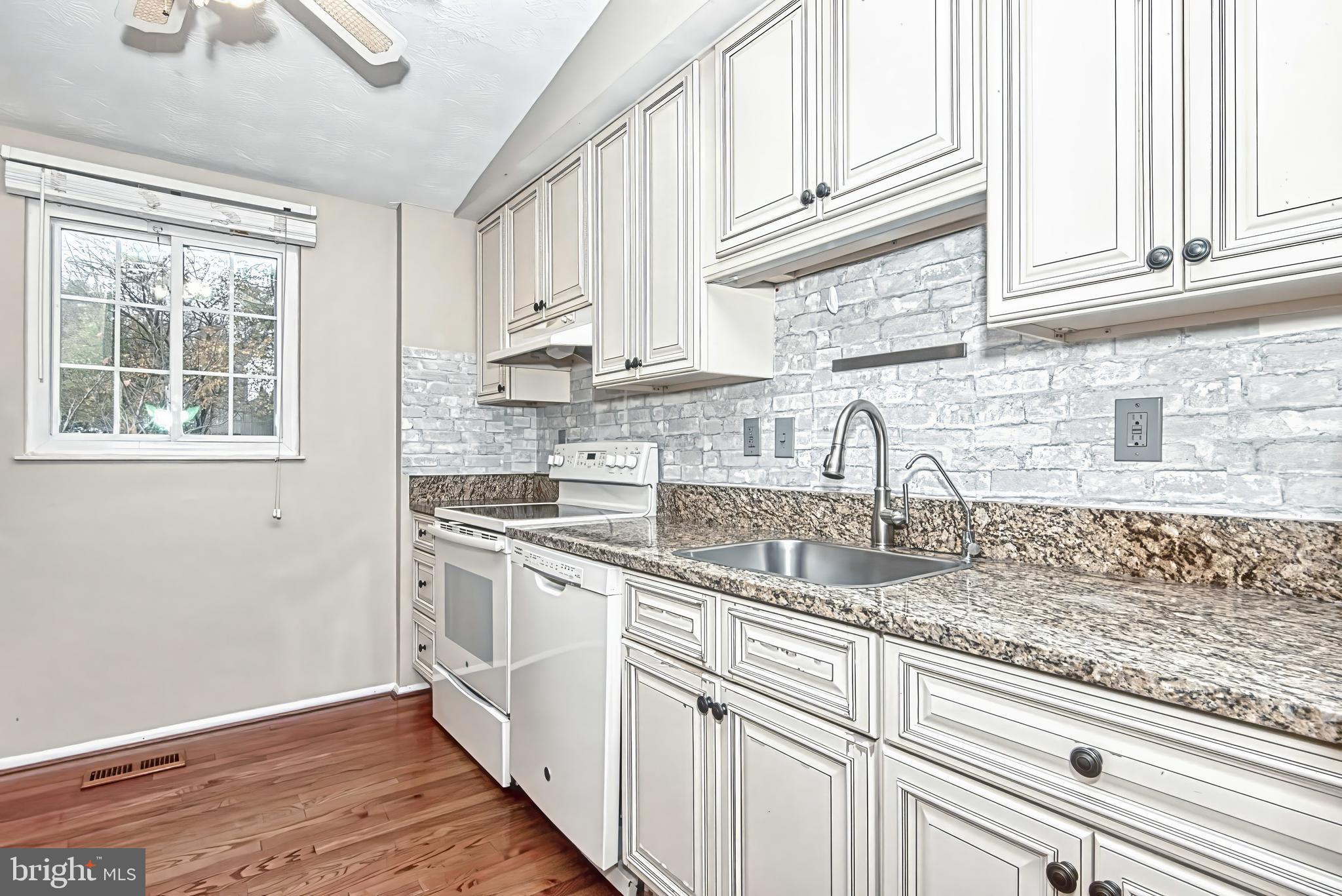 12828 Pinecrest Road Herndon, VA 20171 - Photo 14 of 46