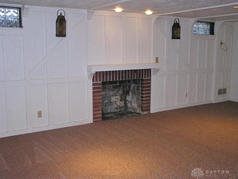 7310 Meeker Road Dayton, OH 45414 - Photo 20 of 35 Lower level rec room.