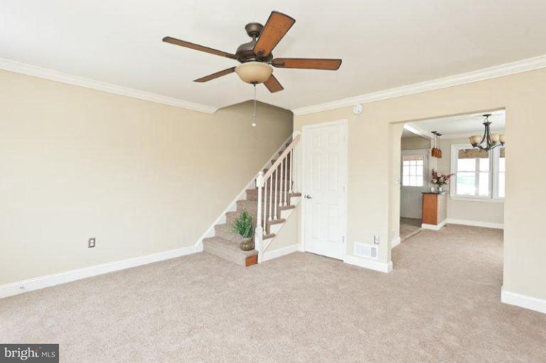 47 Hawthorne Road Middle River, MD 21220 - Photo 6 of 19 Living Room