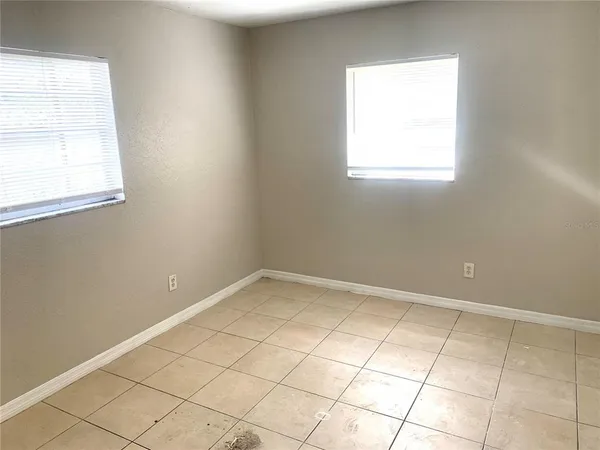 $2,100 | 3715 East Idlewild Avenue, Tampa, FL 33610