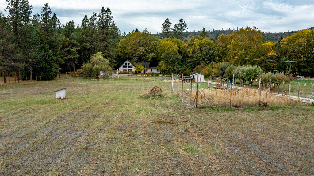 8747 Old Stage Road Central Point, OR 97502 - Photo 57 of 72 OS(58)