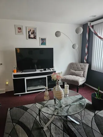 $200,000 | 16236 Lathrop Avenue, Markham, IL 60428