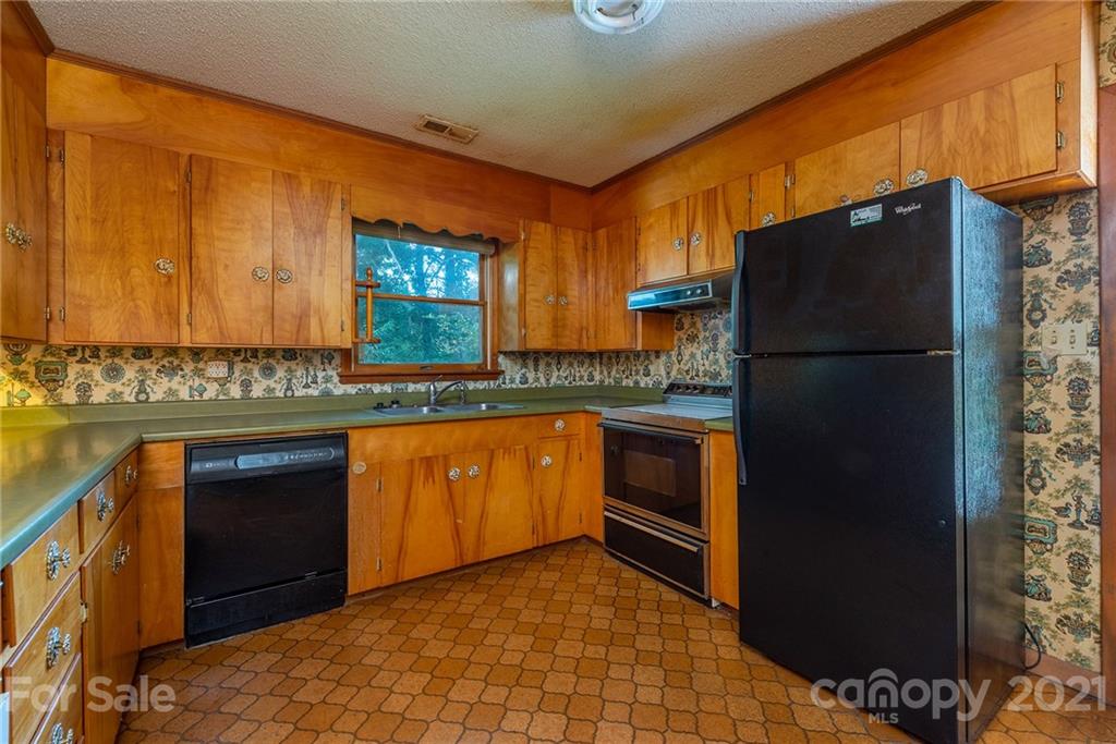 649 Mountain View Road Mars Hill, NC 28754 - Photo 6 of 26 Gallery Image 6