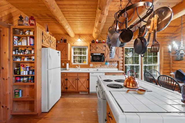 $899,000 | 17799 East Wheeler Lake Lane, Lakewood, WI 54138