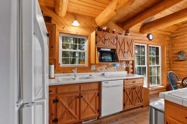 $899,000 | 17799 East Wheeler Lake Lane, Lakewood, WI 54138