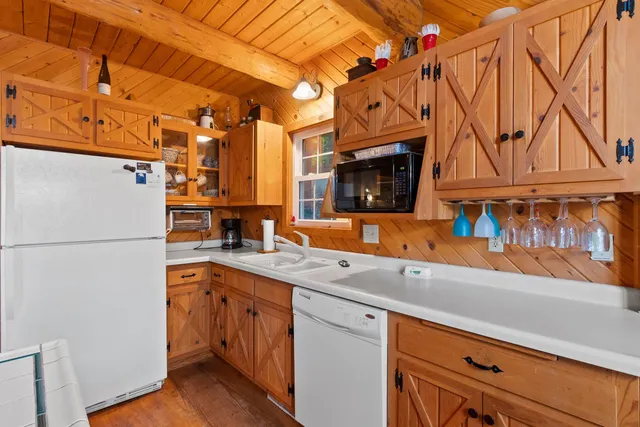 $899,000 | 17799 East Wheeler Lake Lane, Lakewood, WI 54138