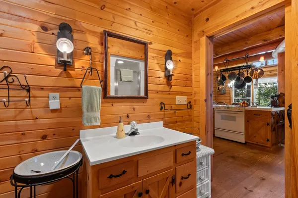 $899,000 | 17799 East Wheeler Lake Lane, Lakewood, WI 54138