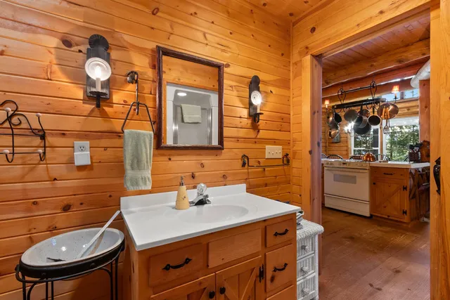 $899,000 | 17799 East Wheeler Lake Lane, Lakewood, WI 54138