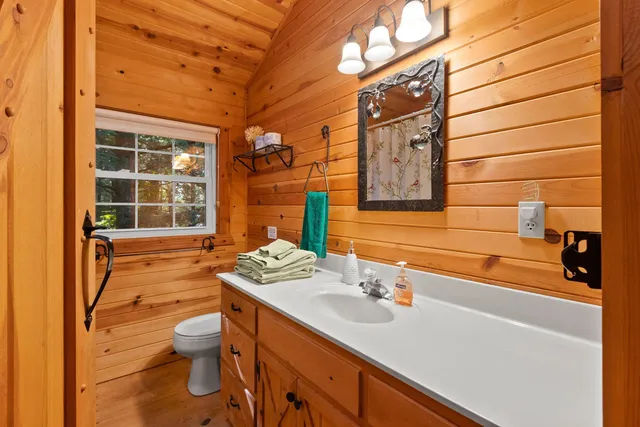 $899,000 | 17799 East Wheeler Lake Lane, Lakewood, WI 54138