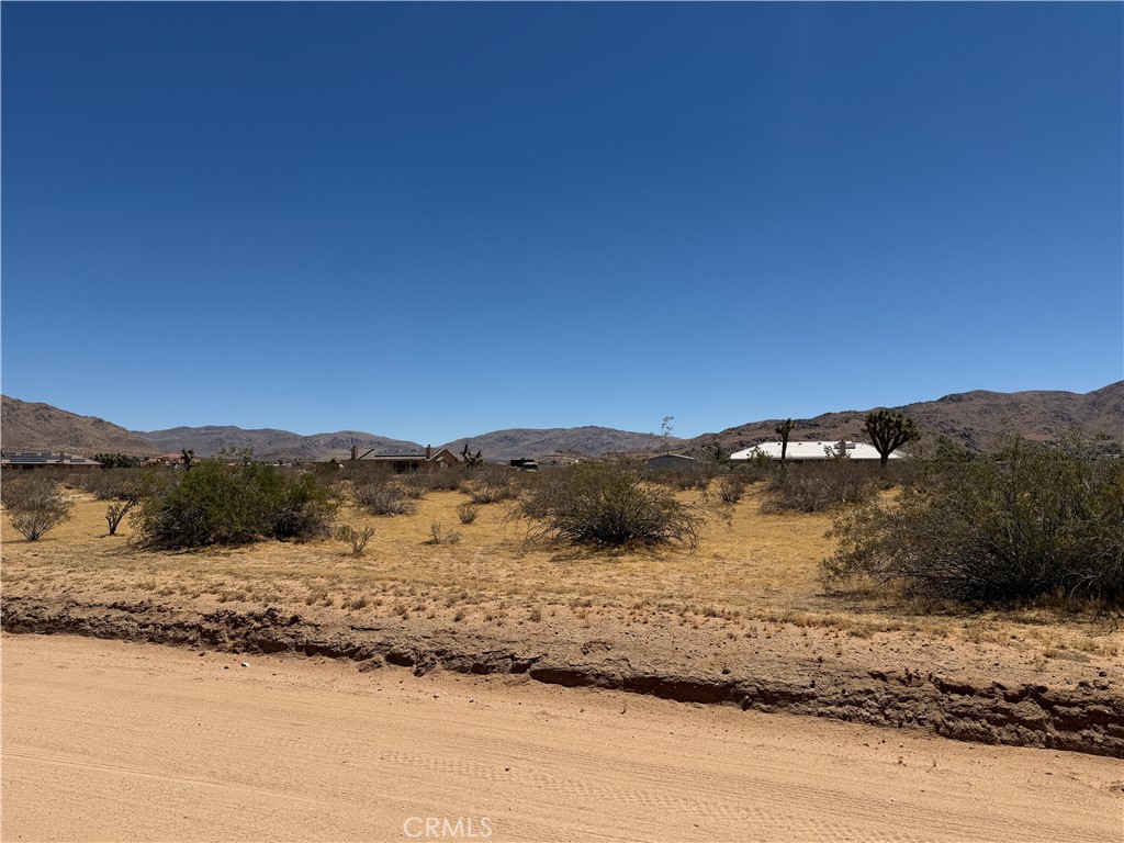 4362025 Rocky Point Road Apple Valley, CA 92307 - Photo 3 of 7