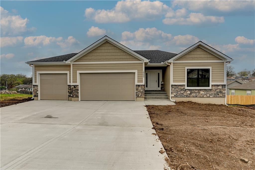 18699 East Bundschu Road Independence, MO 64056 - Photo 1 of 46