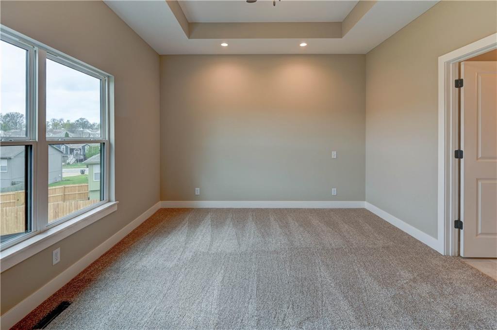 18699 East Bundschu Road Independence, MO 64056 - Photo 16 of 46