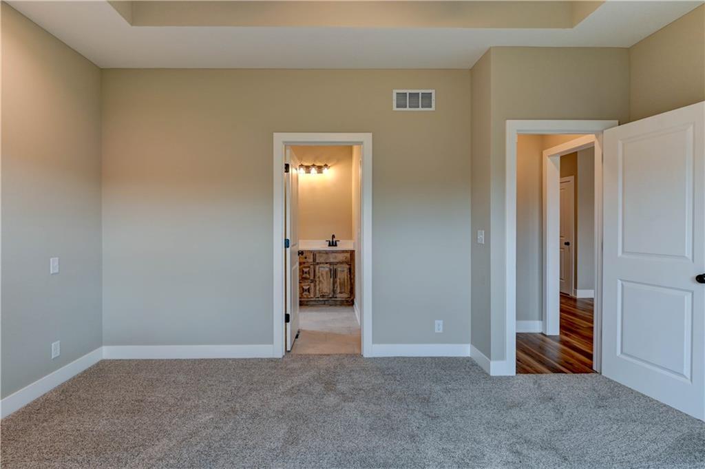 18699 East Bundschu Road Independence, MO 64056 - Photo 17 of 46